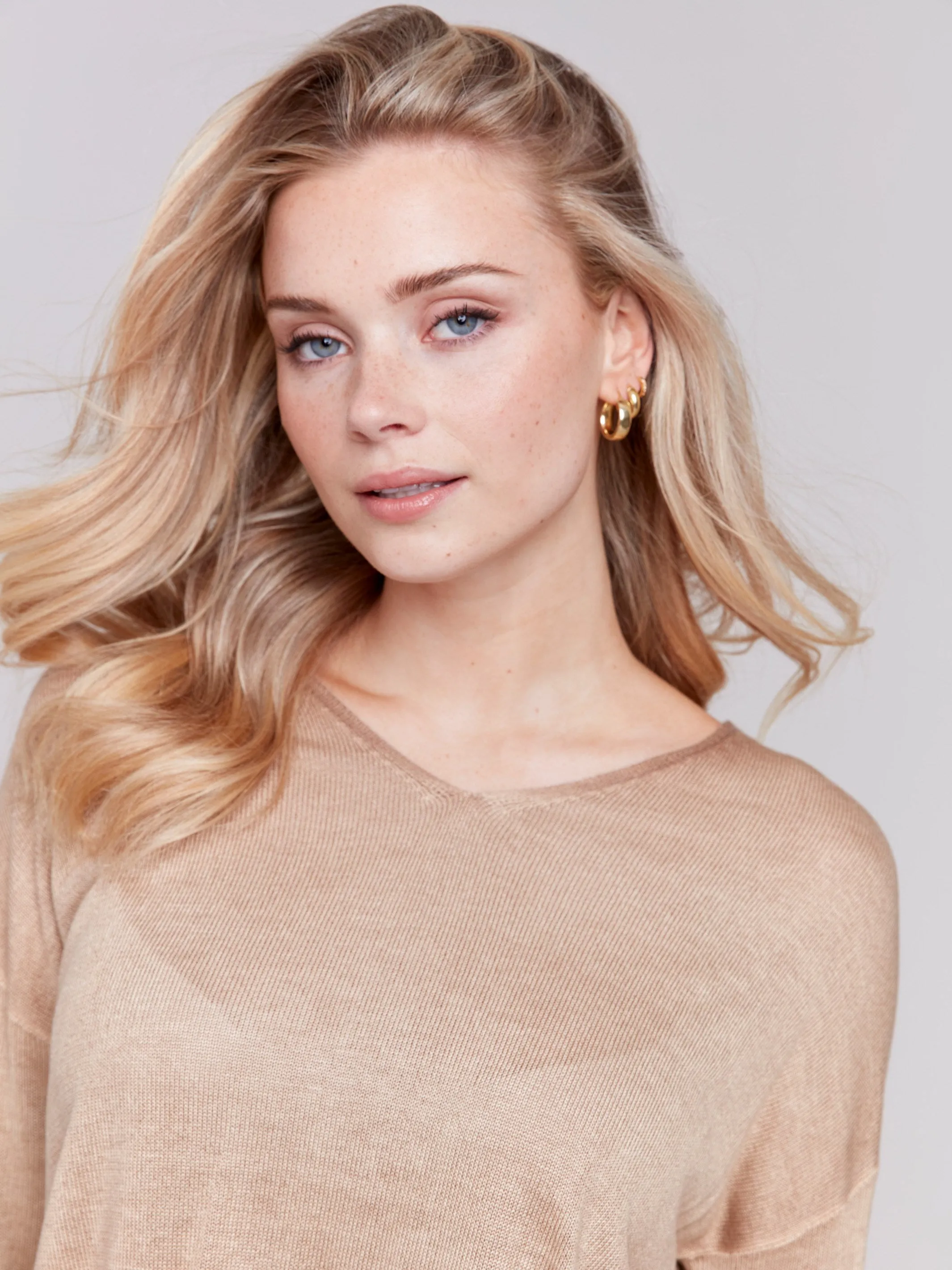 Snow Wash V-Neck Sweater - Truffle