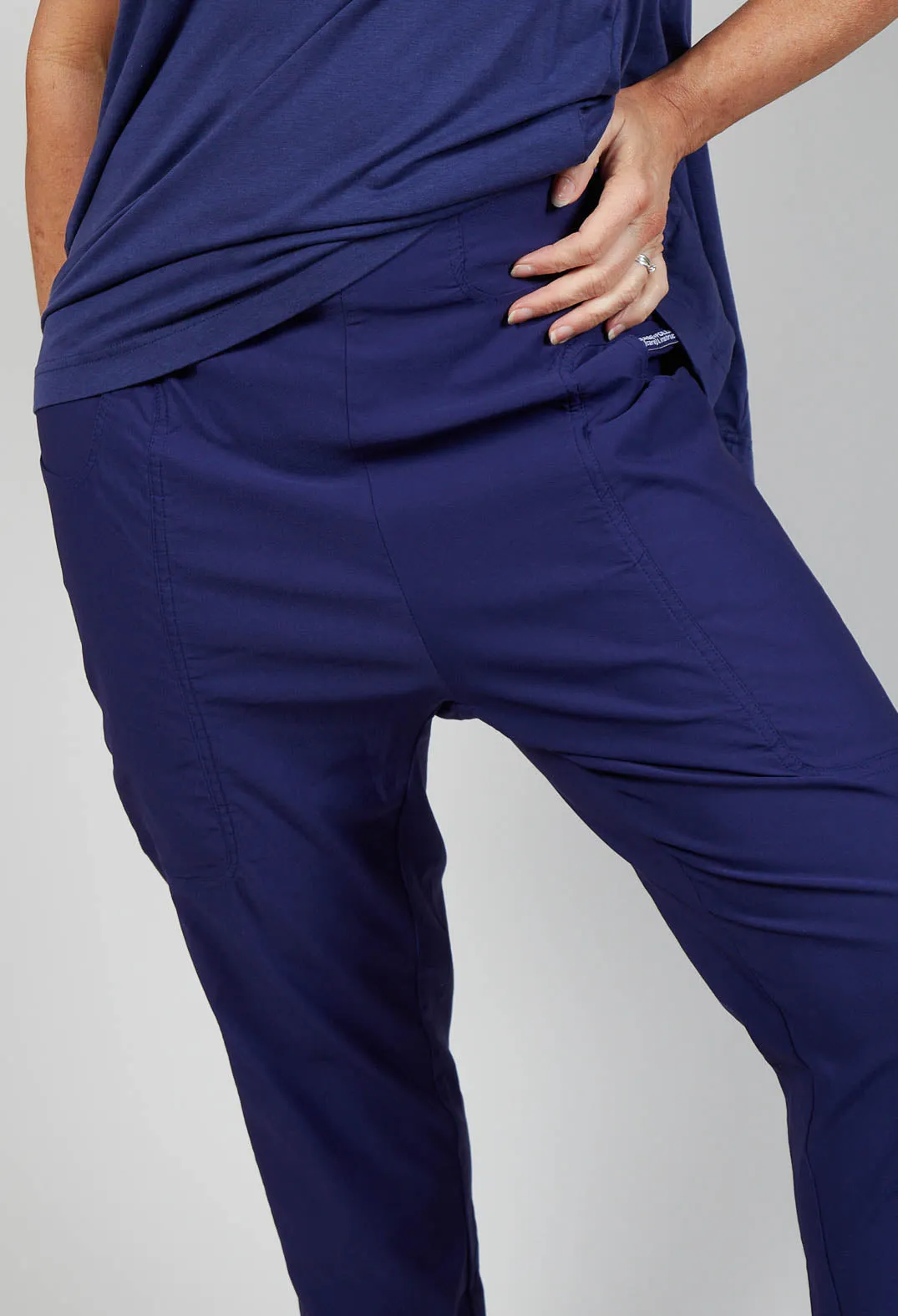 Stretch Fit Cropped Trousers in Azur