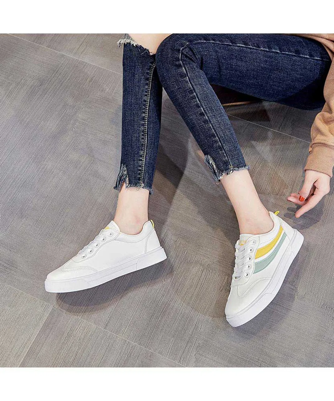 White mixed yellow green color stripe shoe sneaker